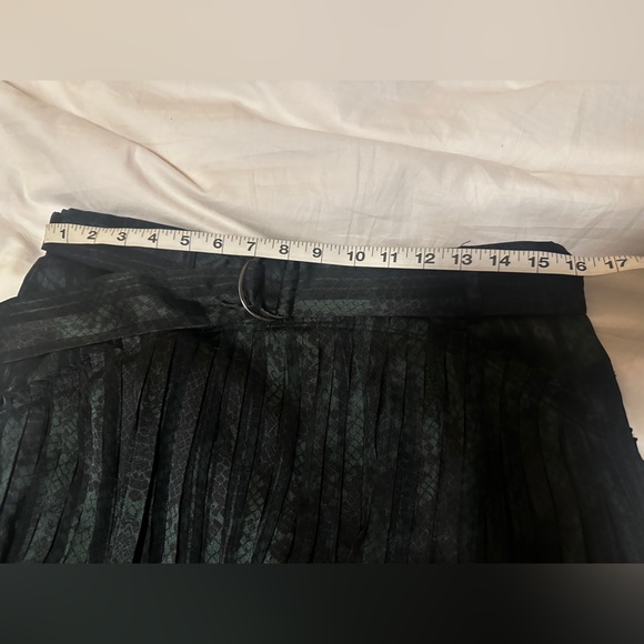 Reiss Snake Print Mini Skirt in green and black - Picture 14 of 15